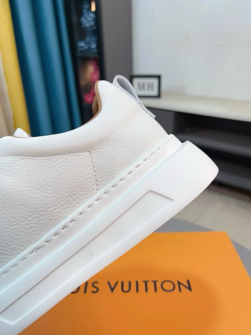 Men's men's shoes 💰480🌸🌸 LV styles are novel and fashionable, and the uppers are made of imported cowhide + LV special materials! Super trendy design! It’s eye-catching! The leather is soft, delicate, shiny and translucent, showing the ultimate hand-made craftsmanship. The leather lining and upper foot are soft, comfortable and breathable! Size: 38-44
